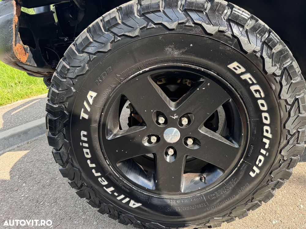 Jeep Wrangler - 24
