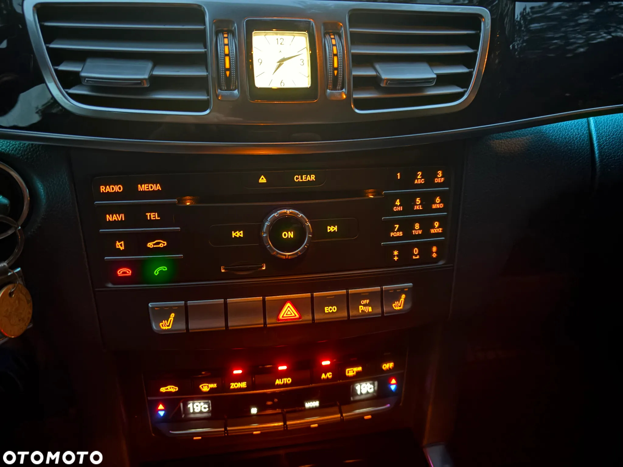 Mercedes-Benz Klasa E 220 BlueTEC 4-Matic Avantgarde - 32