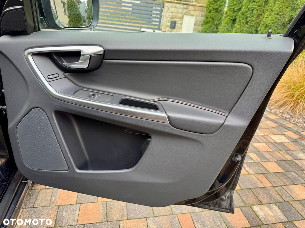 Volvo XC 60 D4 Momentum - 31