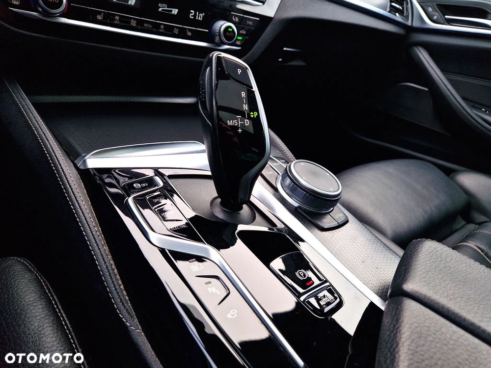 BMW Seria 5 530e M Sport sport - 22