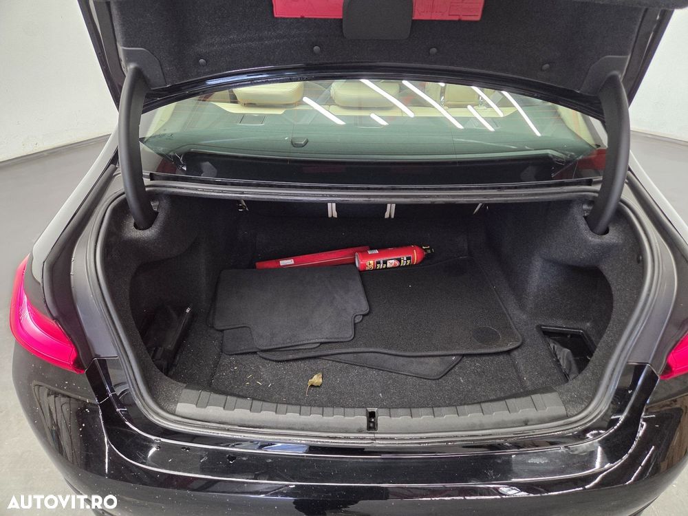 BMW Seria 3 320d xDrive AT MHEV - 14