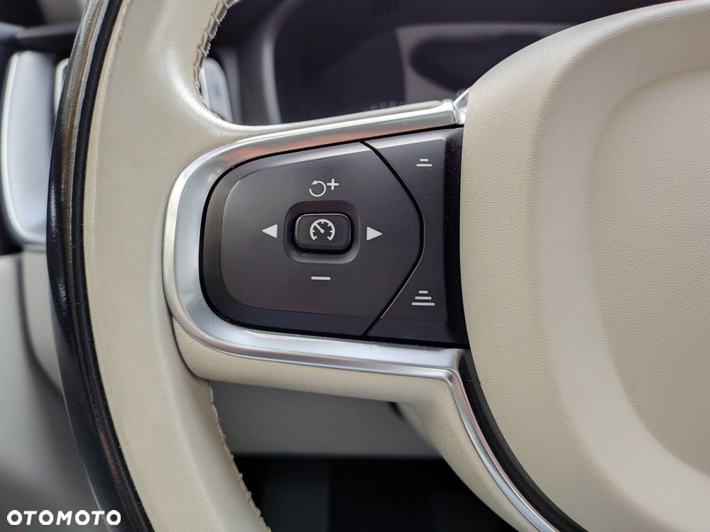Volvo XC 60 - 16