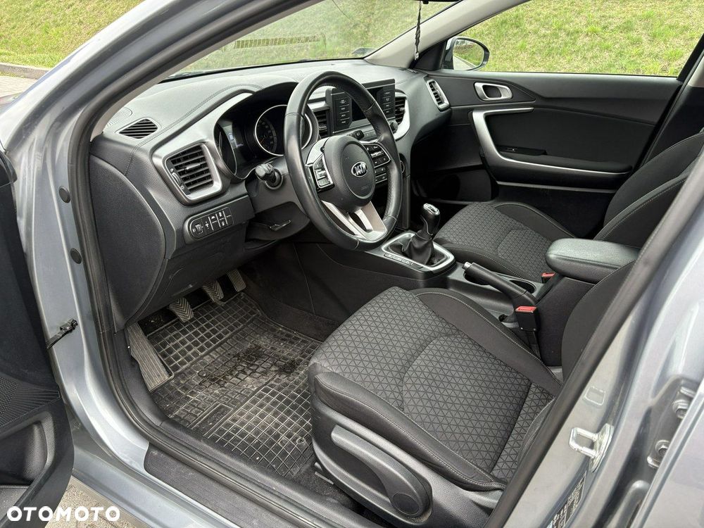 Kia Ceed - 7