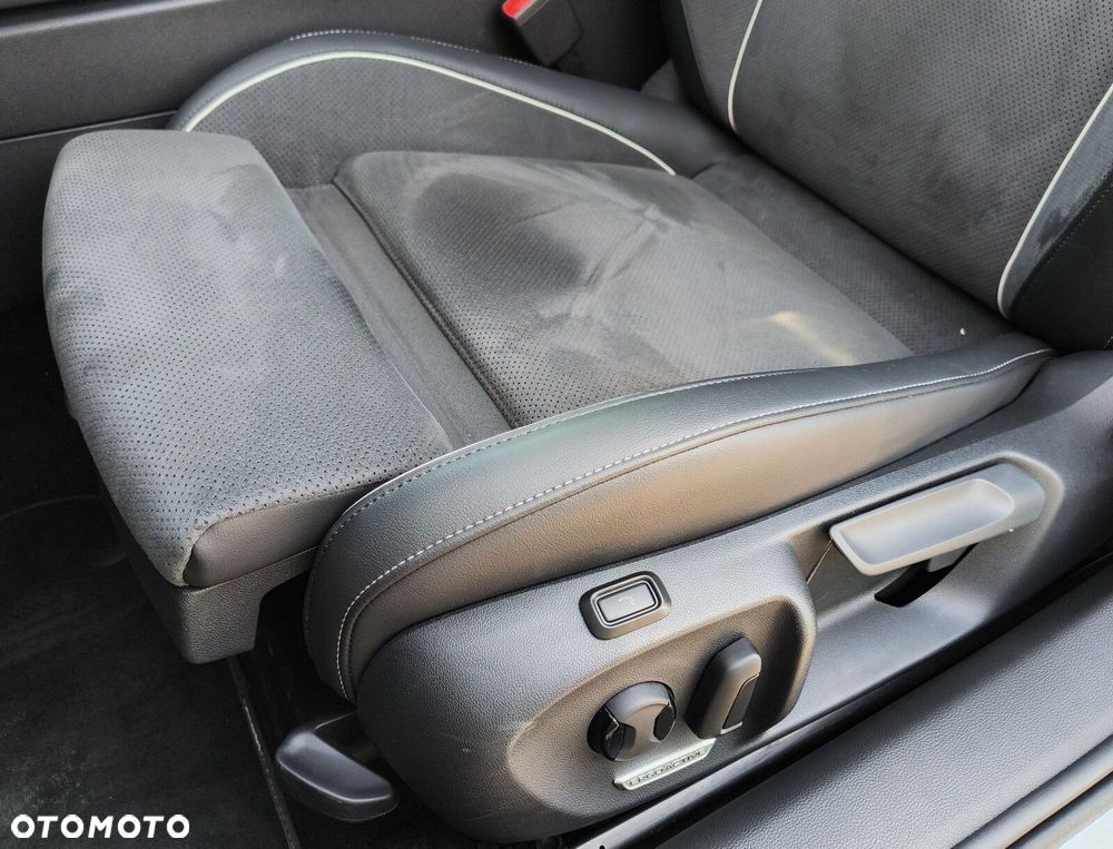 Volkswagen Passat - 12
