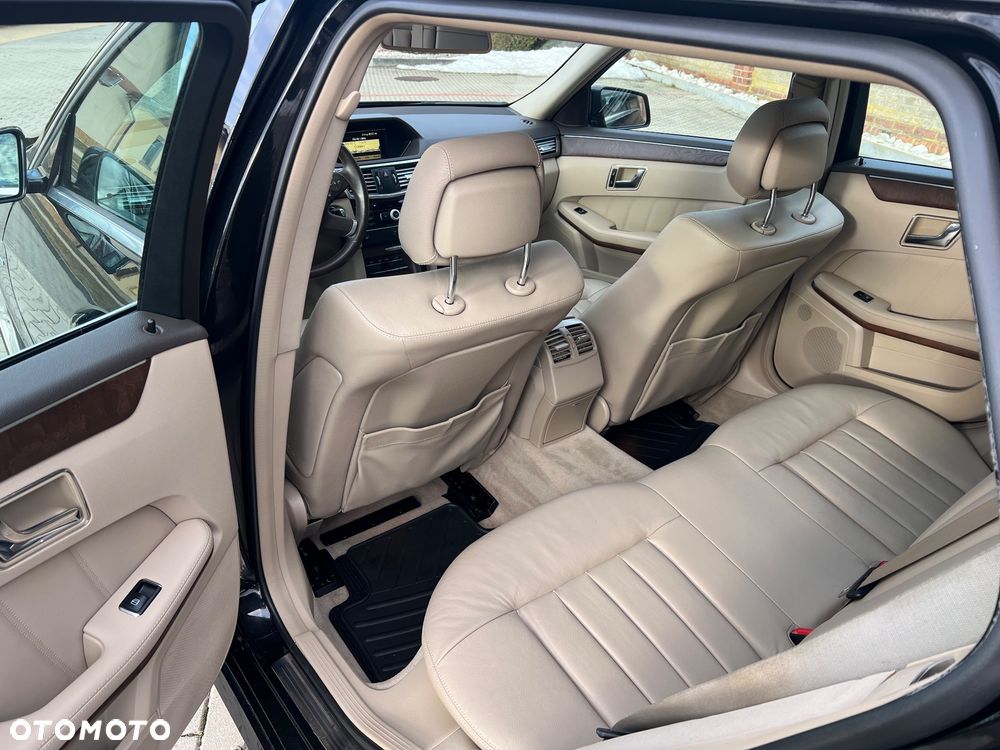 Mercedes-Benz Klasa E 250 CDI DPF BlueEFFICIENCY Automatik Elegance - 25