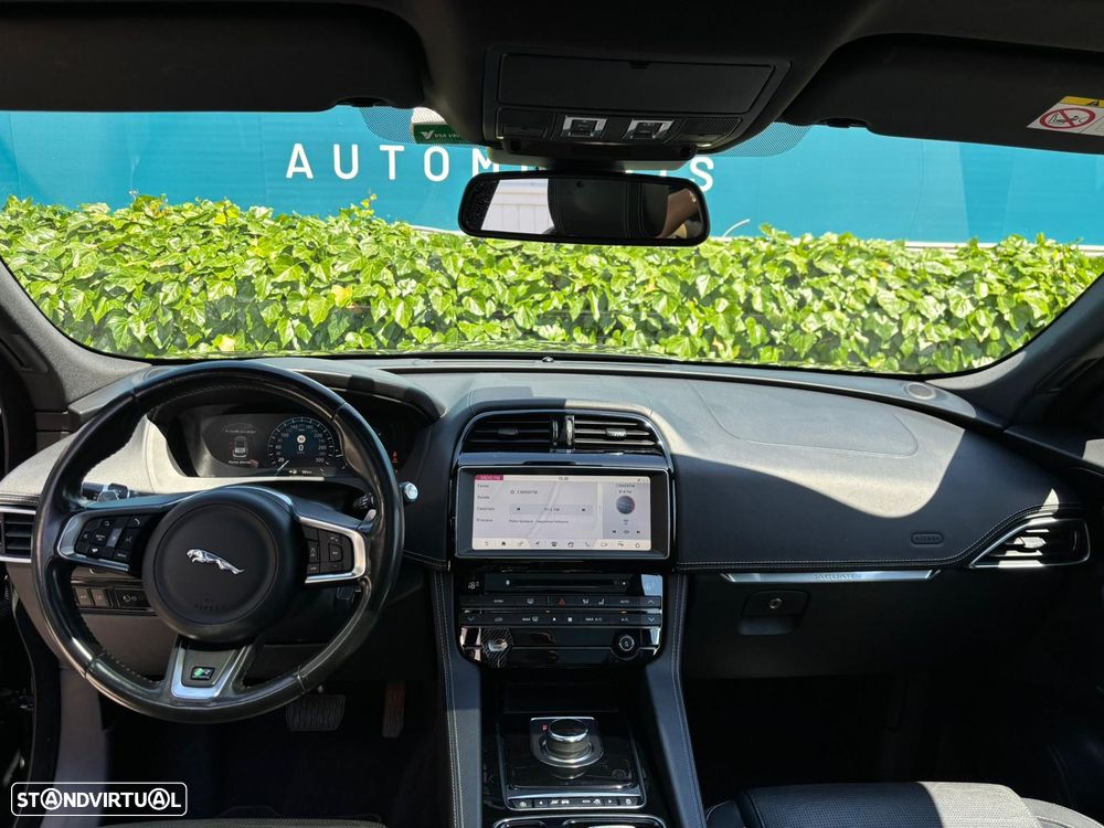 Jaguar F-Pace - 6