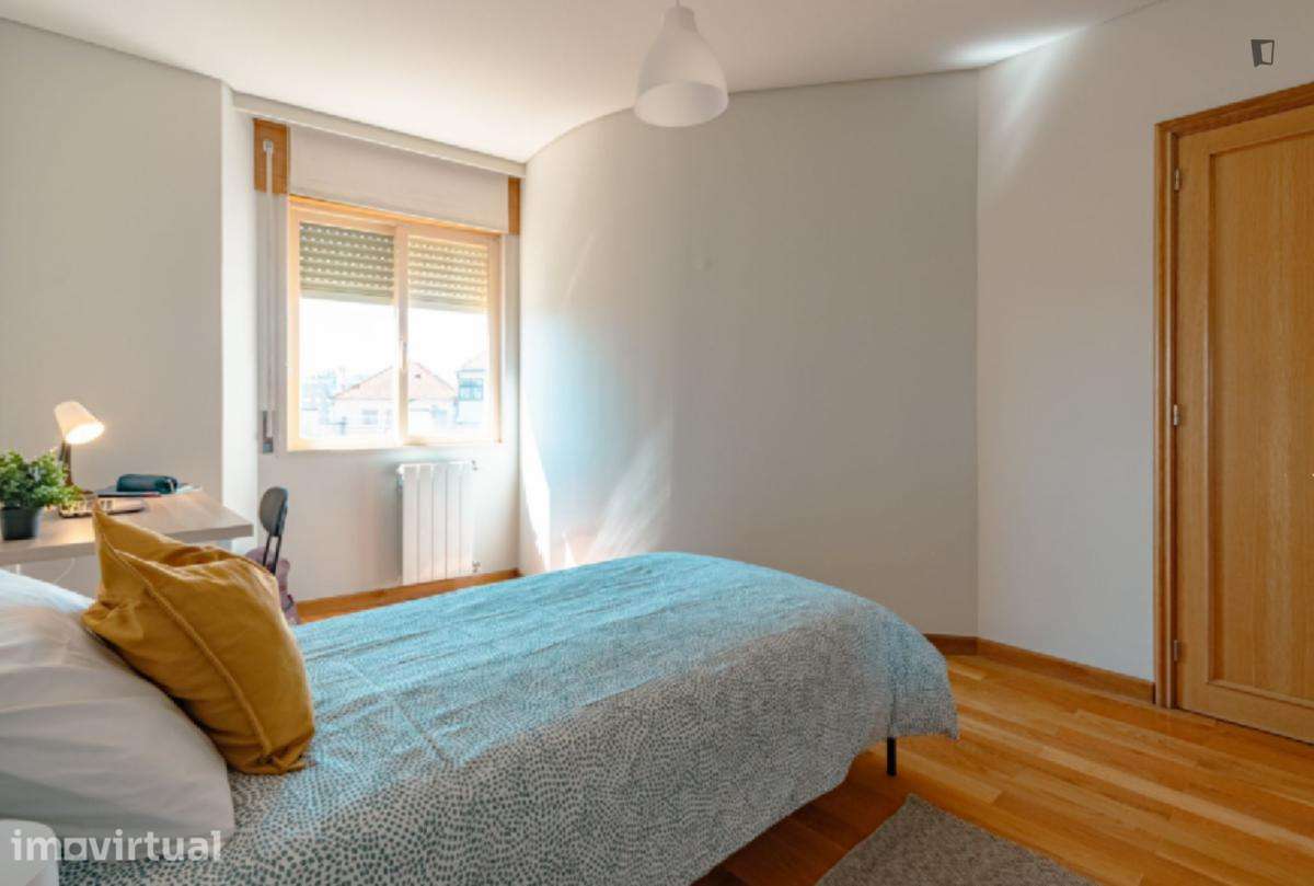 Quarto - localizado em Cedofeita Porto - Grande imagem: 5/21
