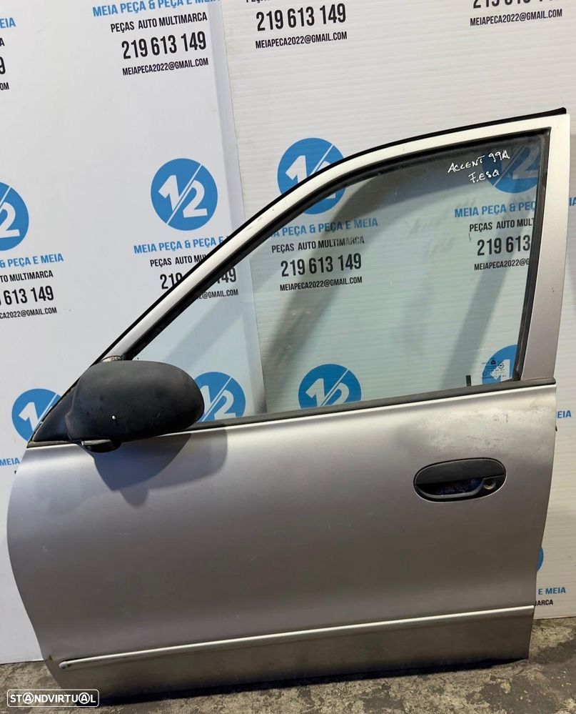 Porta frente esquerda Hyundai Accent de 1999 - 1