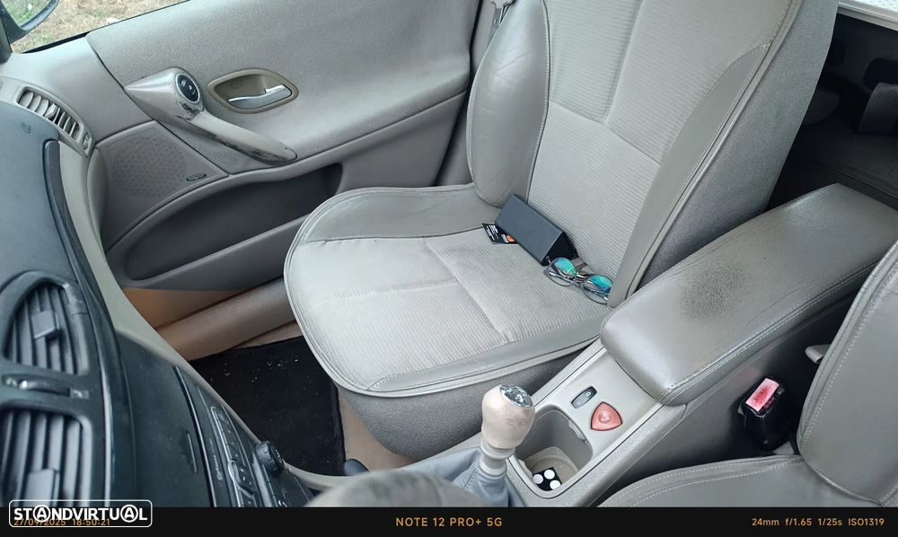 Renault Laguna 1.9 dCi Initiale - 9
