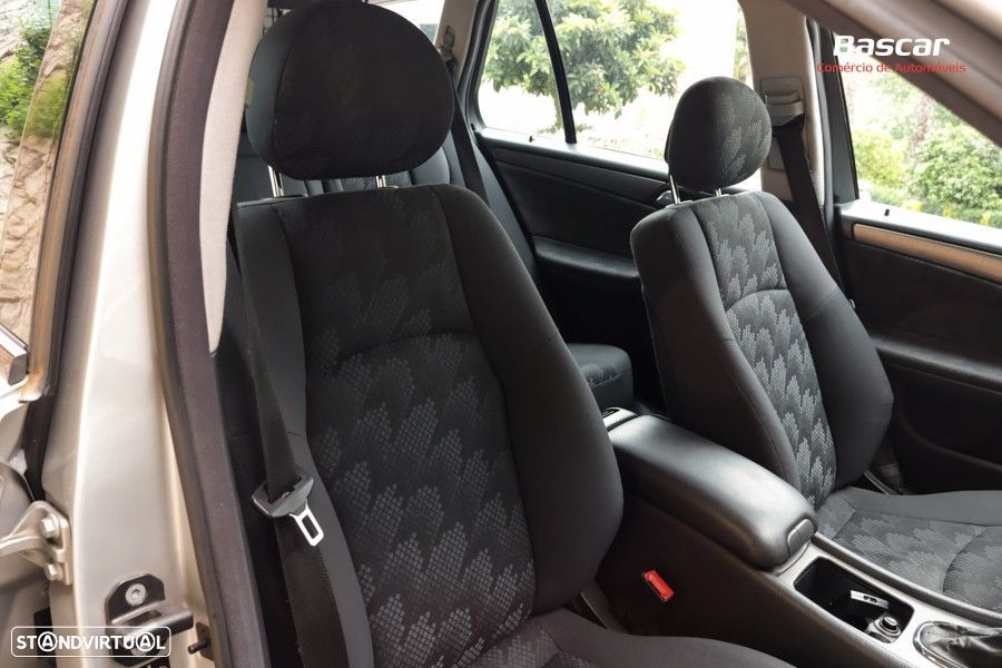Mercedes-Benz C 220 - 13