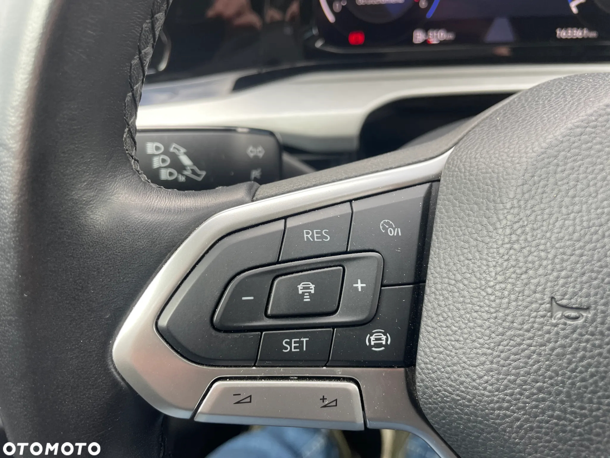 Volkswagen Golf VIII 2.0 TDI Life - 25