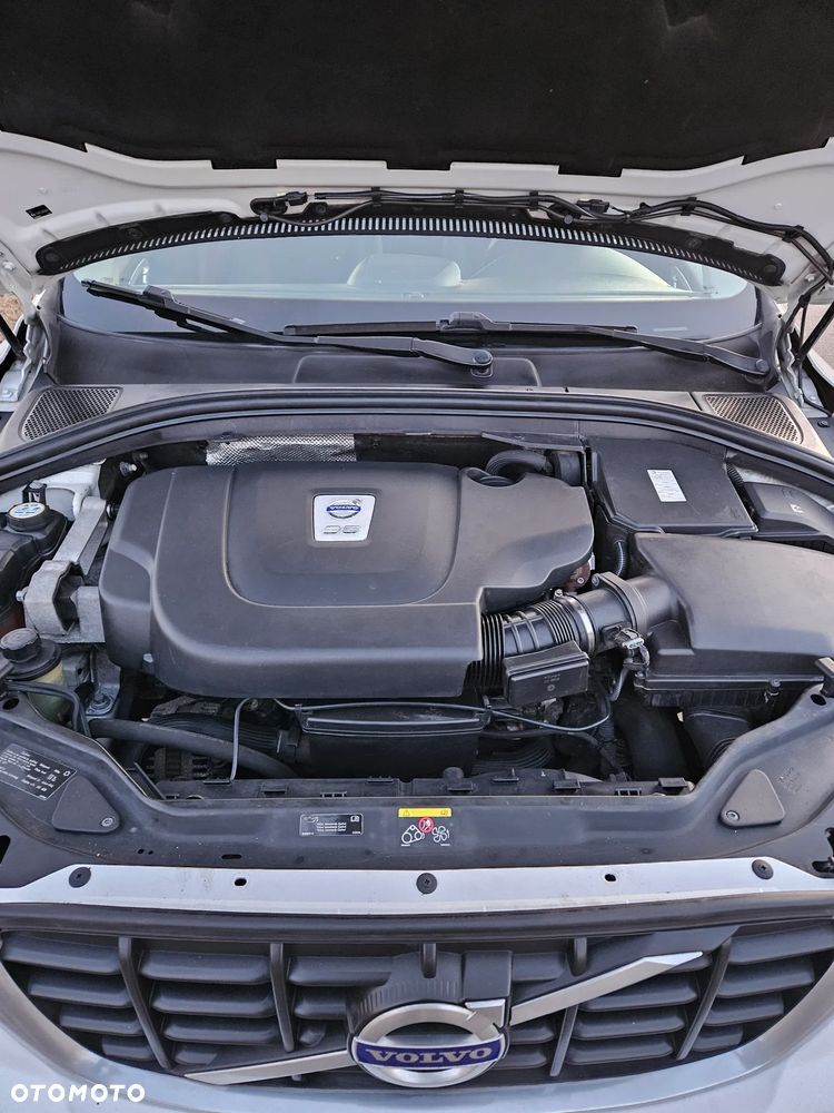 Volvo XC 60 D5 AWD Momentum - 19