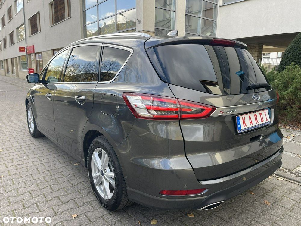 Ford S-Max - 11