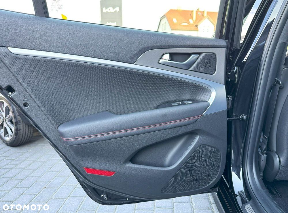 Genesis G70 - 15
