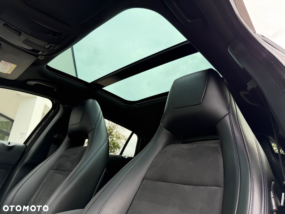 Infiniti Q30 2.0t DCT AWD Sport City Black - 25