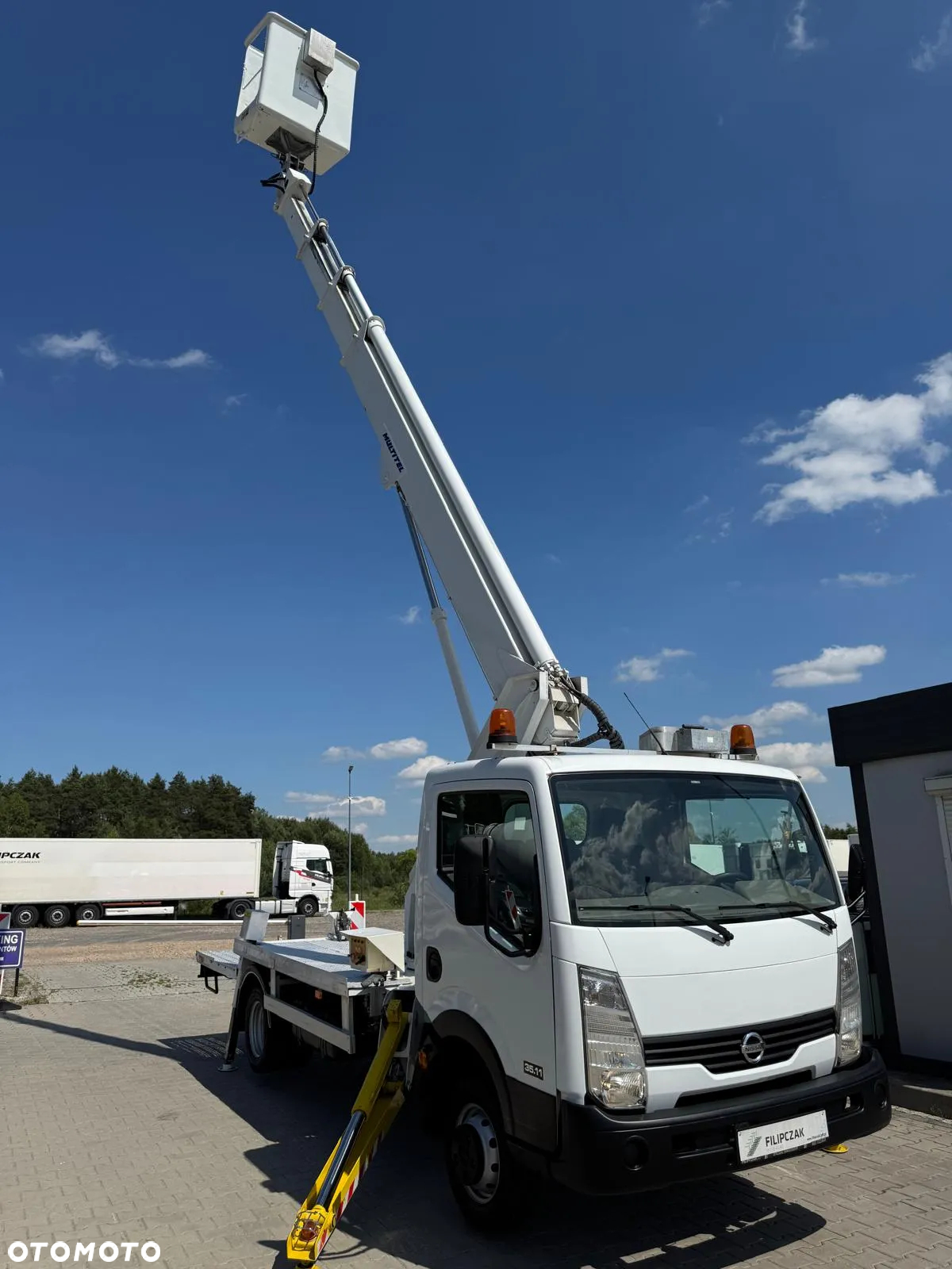 Nissan Cabstar 35,11 Zwyżka 20 ALU - 24