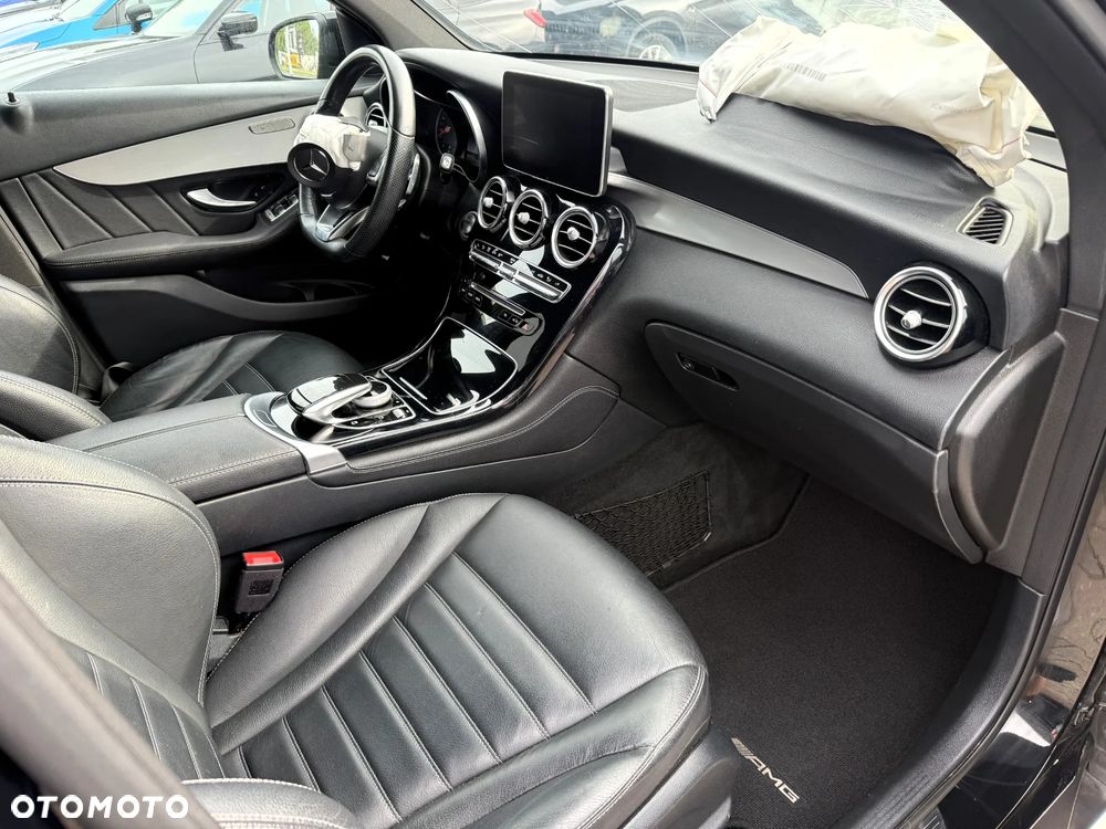 Mercedes-Benz GLC 250 d 4Matic 9G-TRONIC AMG Line - 10