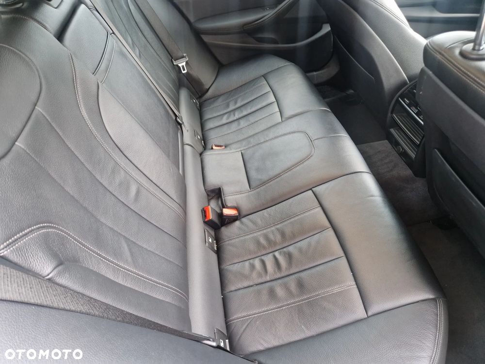 BMW Seria 5 520d xDrive - 14
