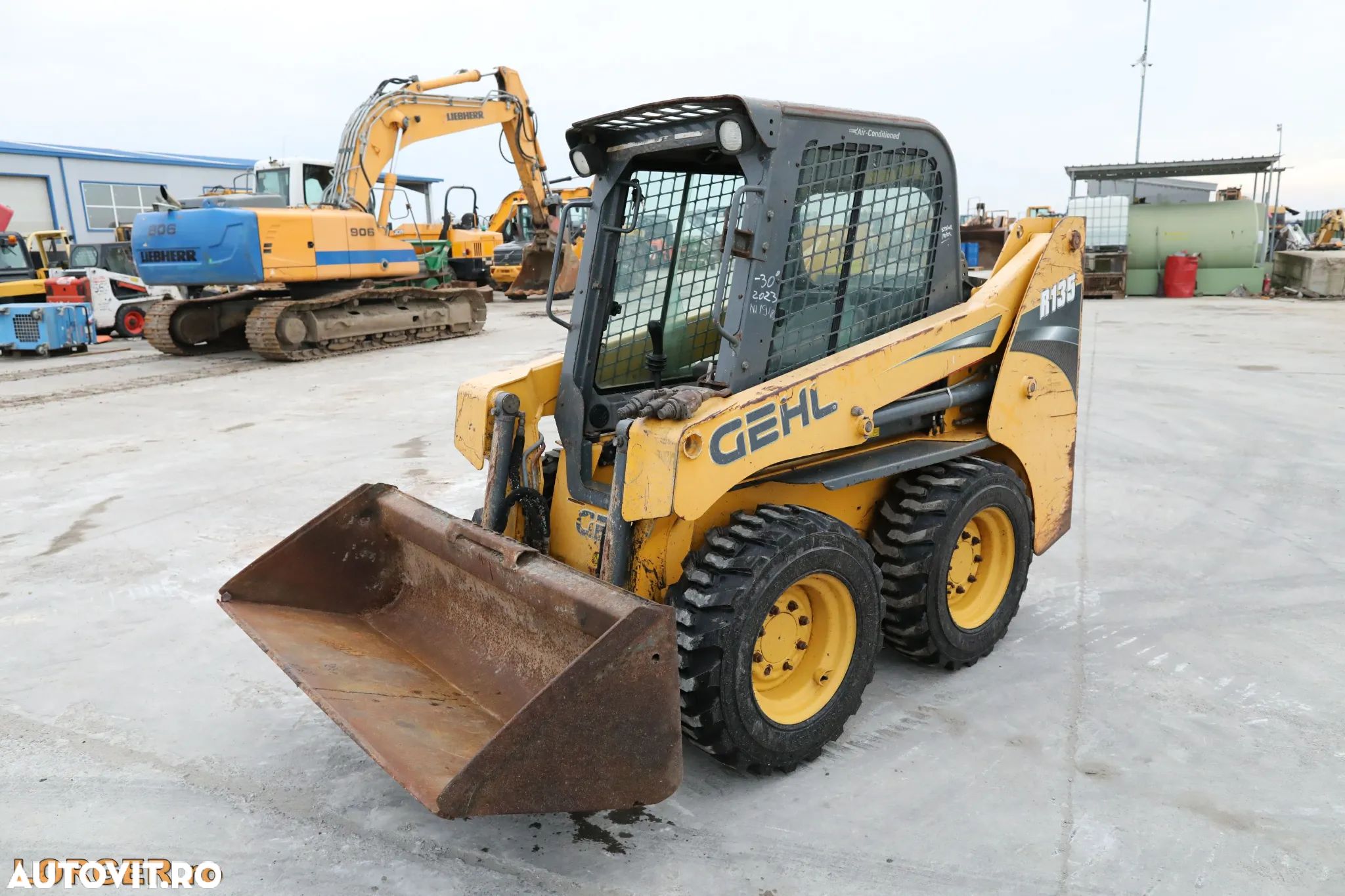 Gehl R135 - 1