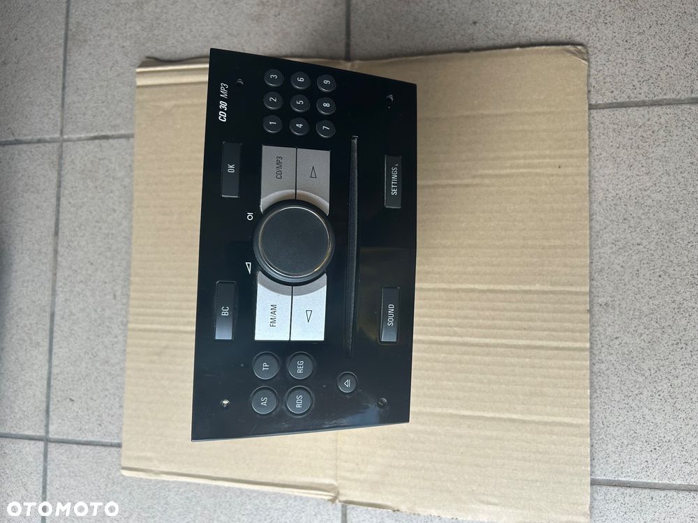 Opel Zafira B radio 13289935 Astra H - 2