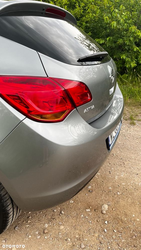 Opel Astra 1.6 - 8
