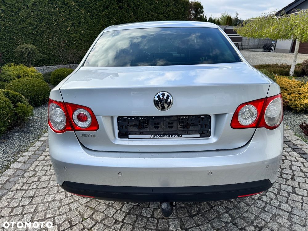 Volkswagen Jetta - 17