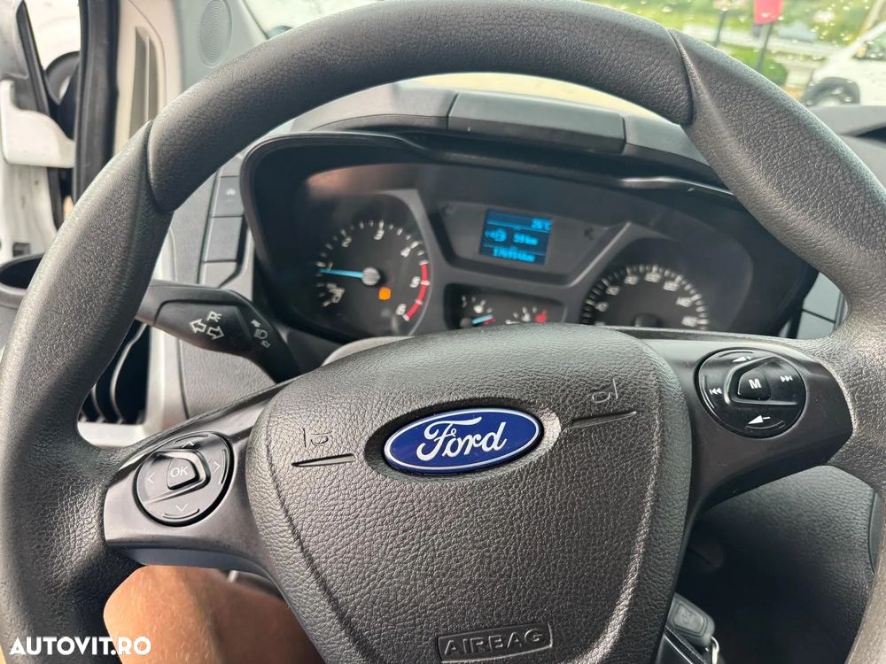 Ford CUSTOM - 13
