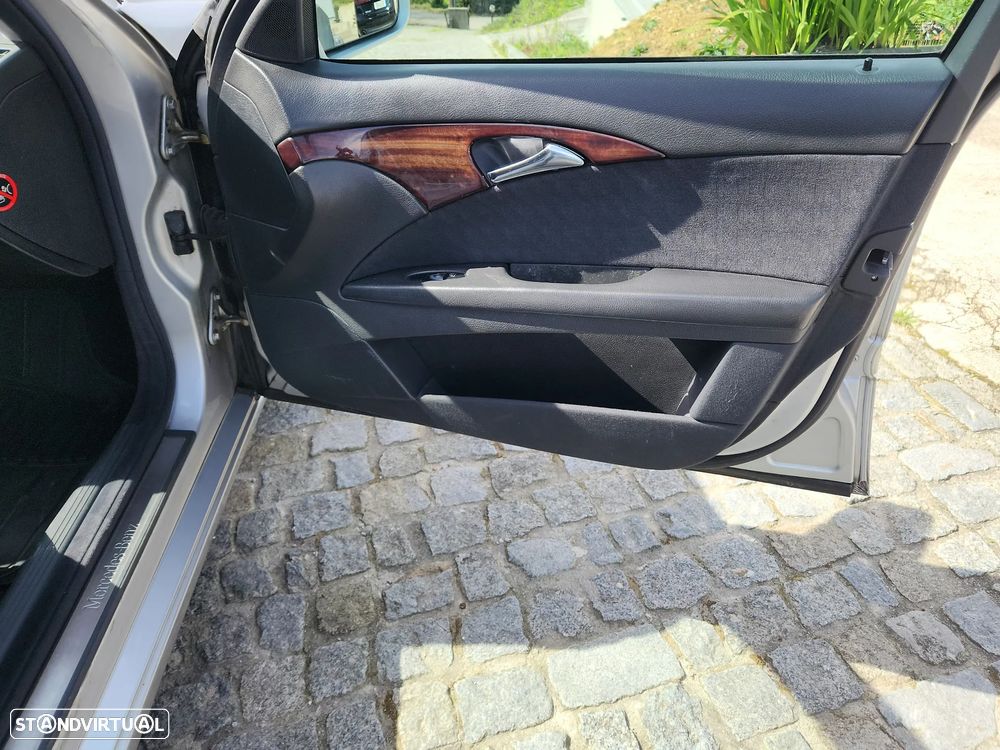 Mercedes-Benz E 220 CDi Avantgarde - 14