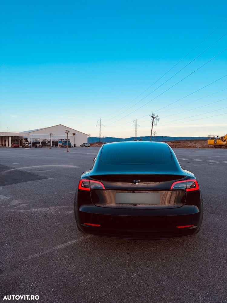 Tesla Model 3 Standard Reichweite Plus Hinterradantrieb - 4