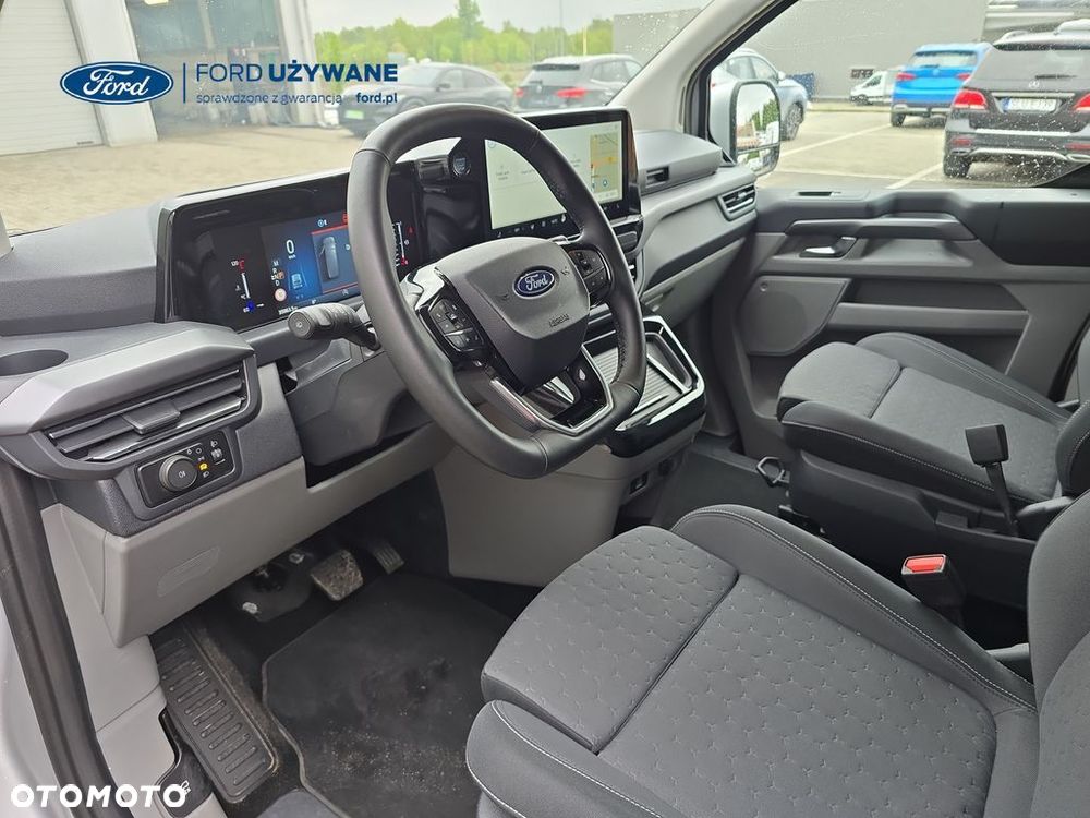 Ford Tourneo Custom - 16