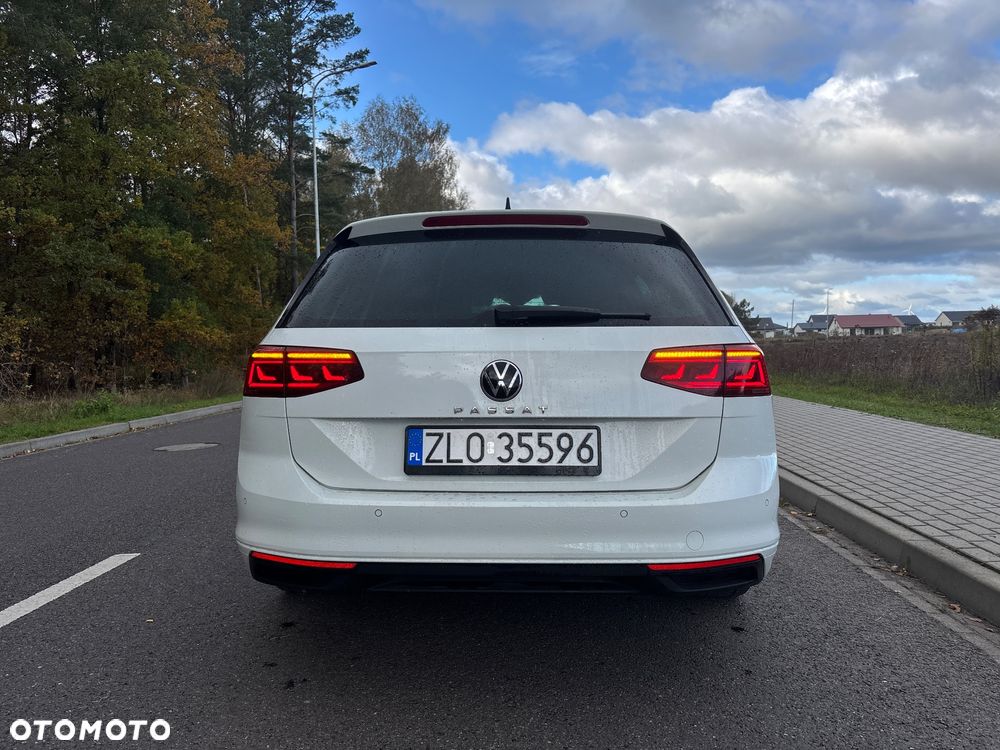 Volkswagen Passat Variant 2.0 TDI SCR DSG Business - 19