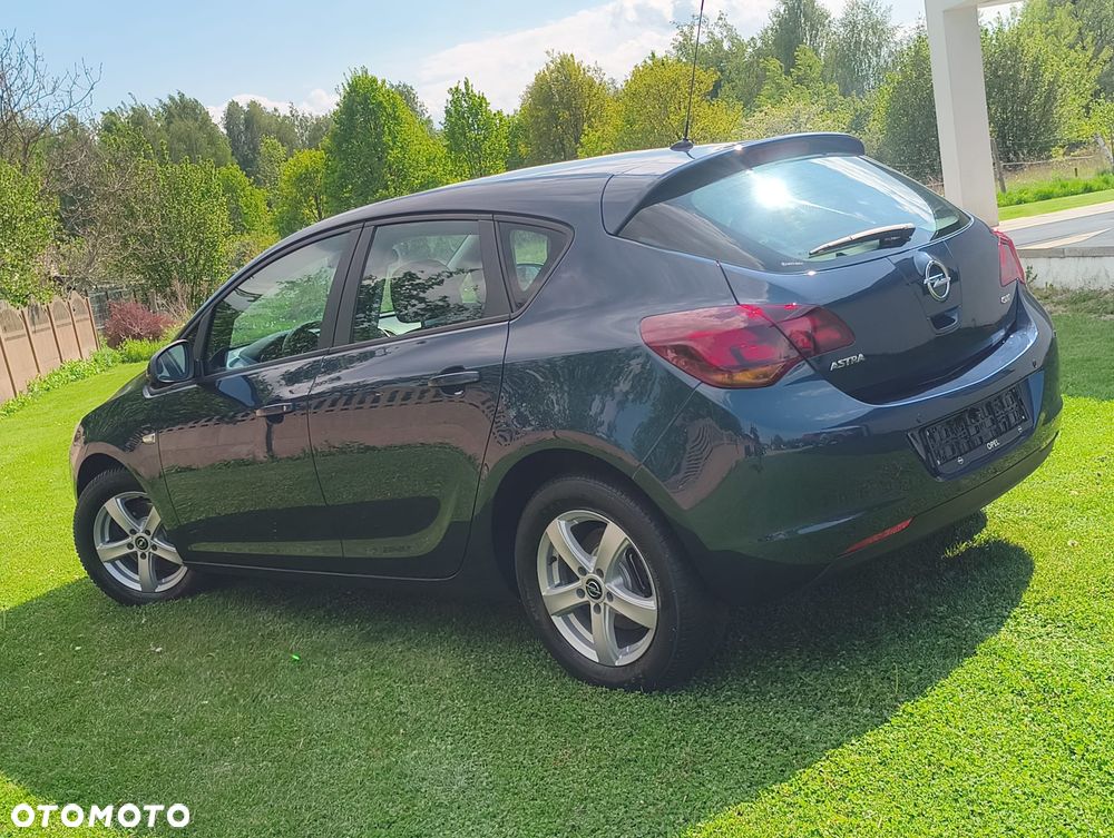 Opel Astra 1.7 CDTI DPF Cosmo - 11