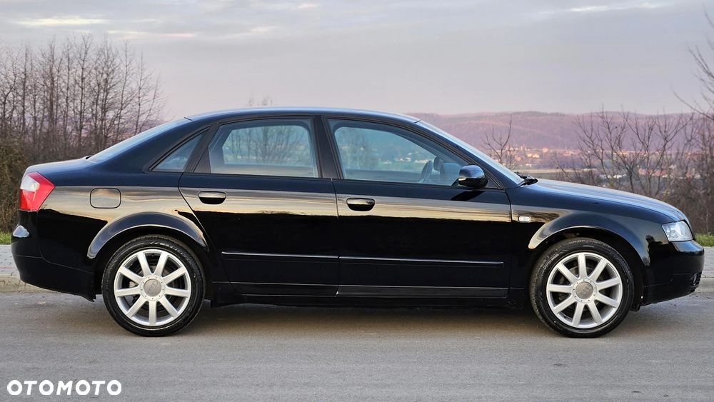 Audi A4 Limousine - 5