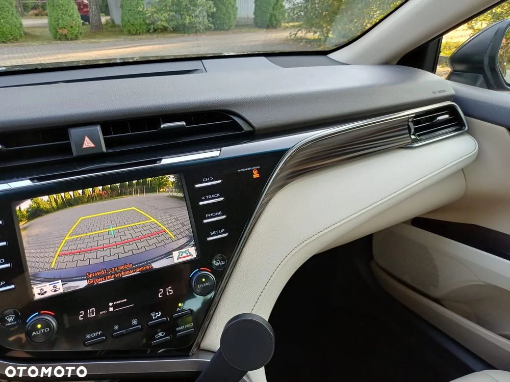 Toyota Camry 2.5 Hybrid Prestige CVT - 3