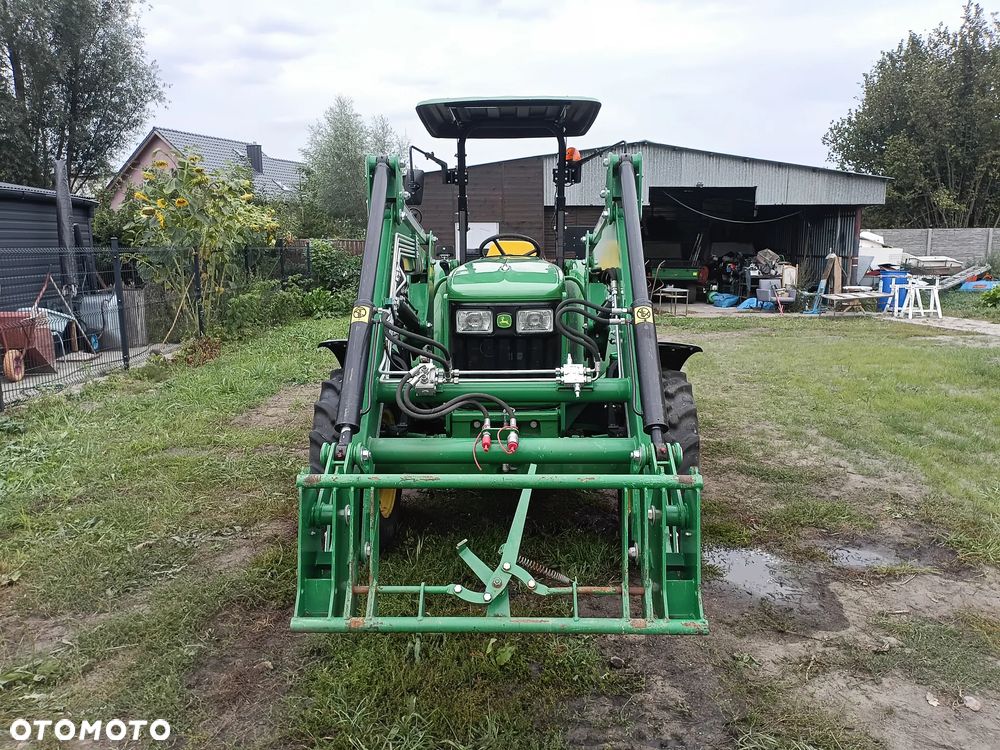 John Deere 5050E - 4