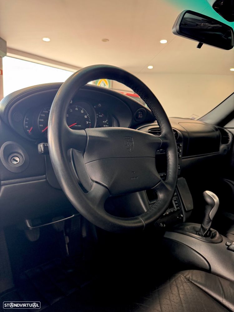 Porsche 911 (996) Carrera Coupé - 14