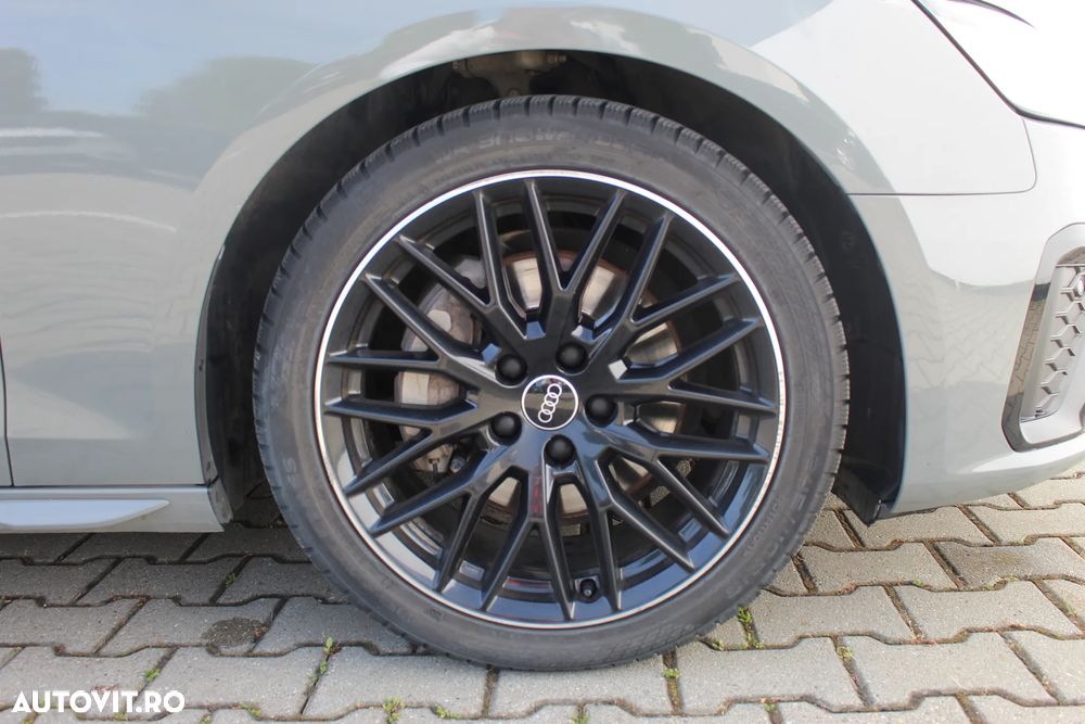 Audi A4 40 TFSI quattro S tronic S line - 32
