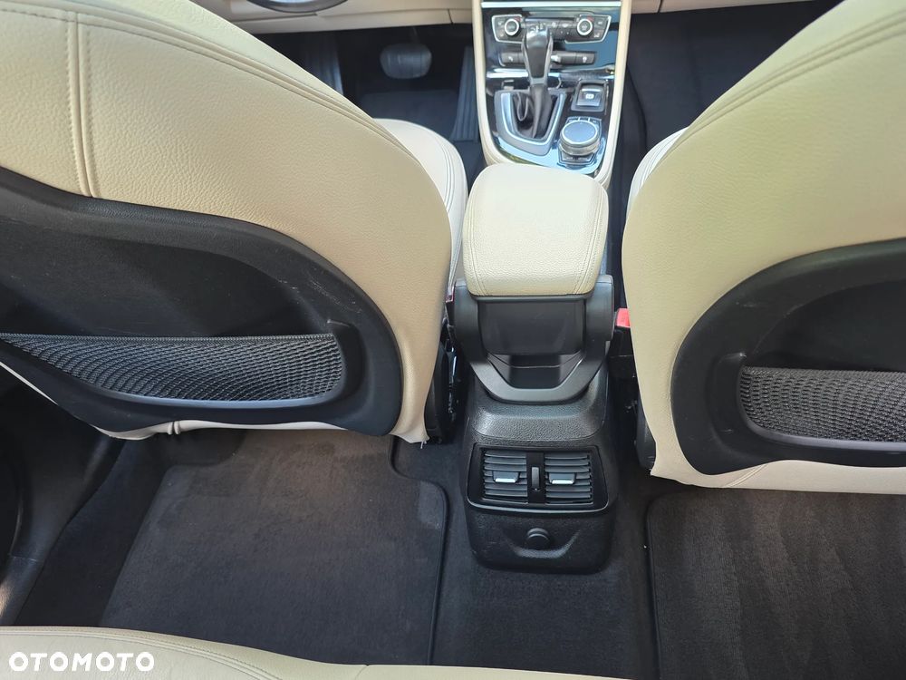 BMW Seria 2 220i Luxury Line - 18