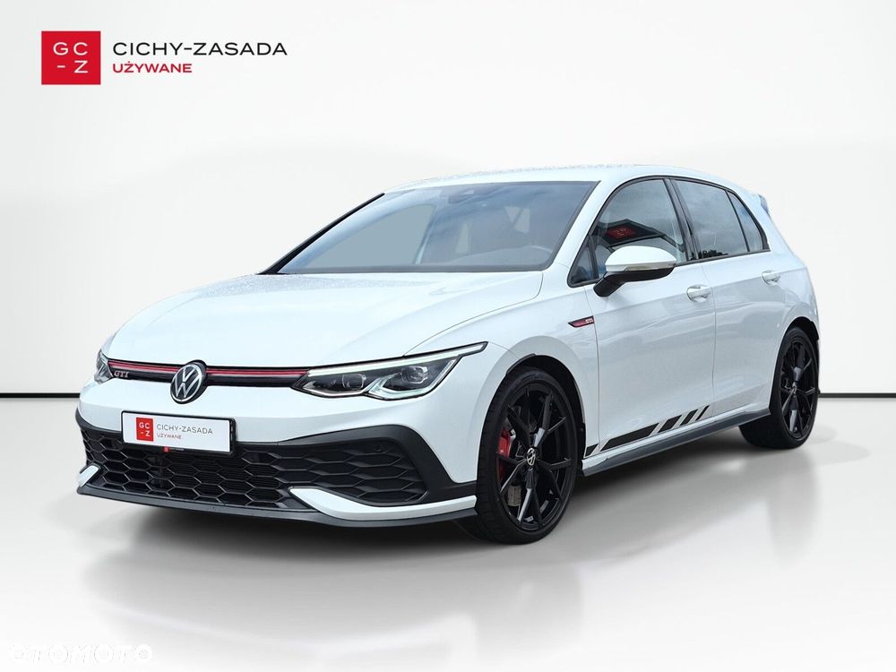 Volkswagen Golf - 1