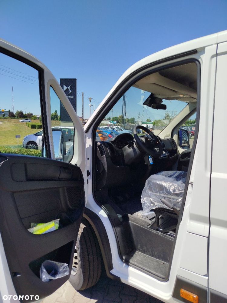 Opel Movano Podwozie Załogowe z Zabudową L4 - 15