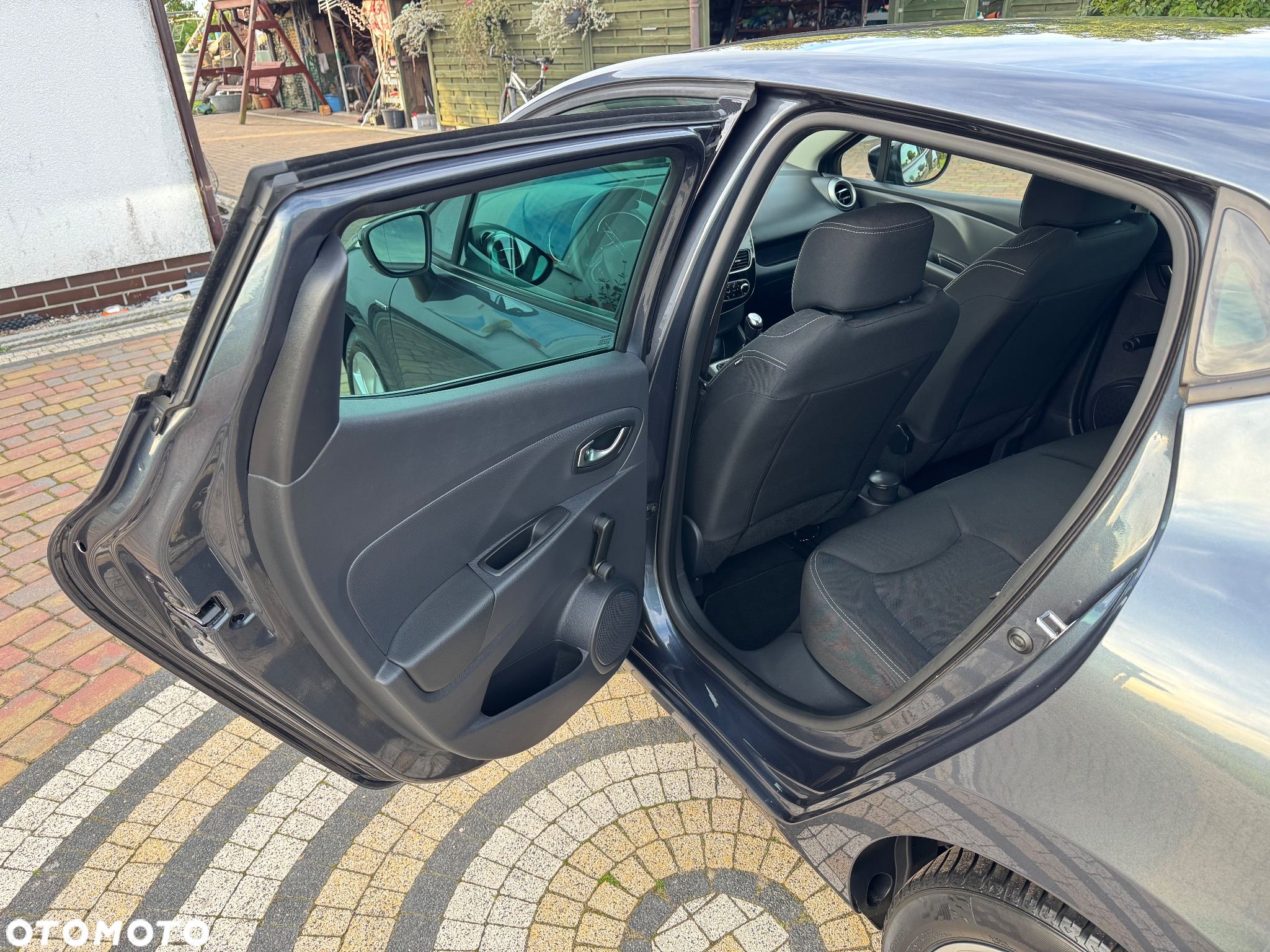 Renault Clio - 24