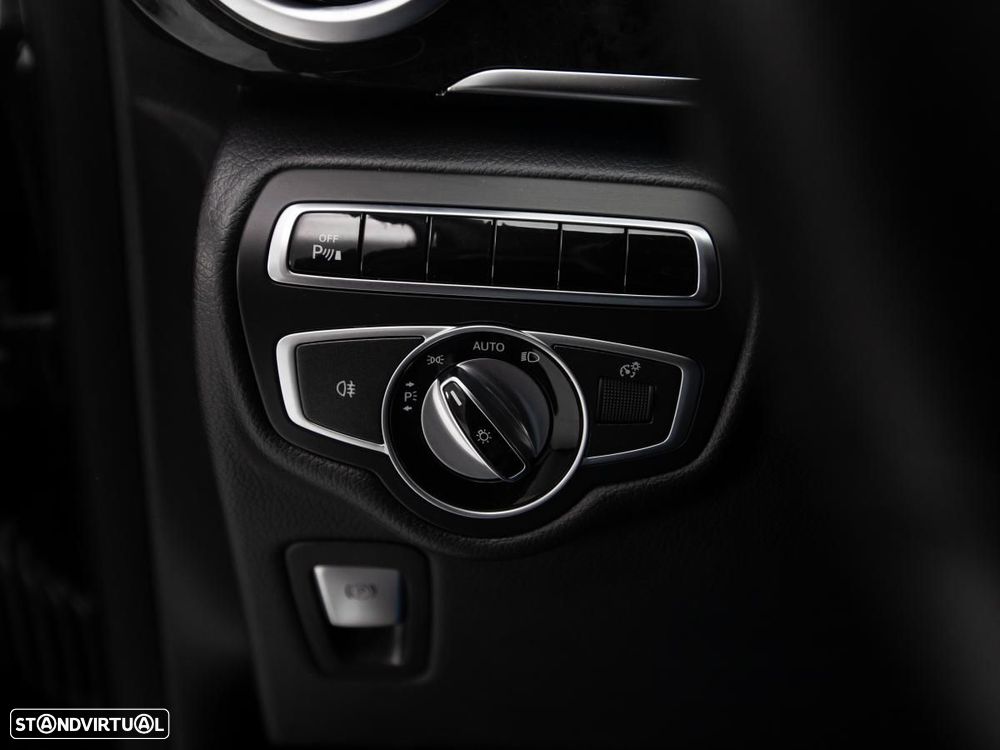 Mercedes-Benz V 220 CDI Compacto Aut. - 18