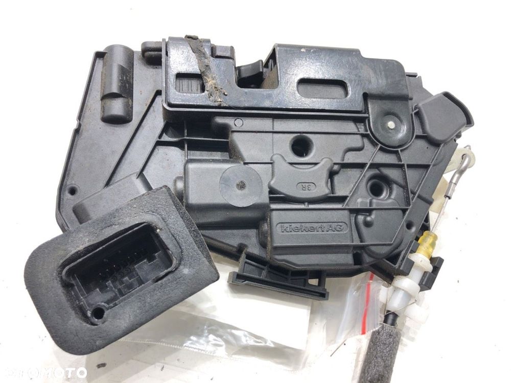 ZAMEK DRZWI PRAWY PRZÓD - 60.00 PLN - VW GOLF VII (5G1, BQ1, BE1, BE2) 2012 - 2022 1.6 TDI 77 kW - 2