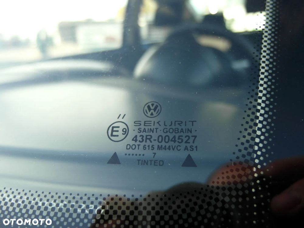 Volkswagen New Beetle - 27