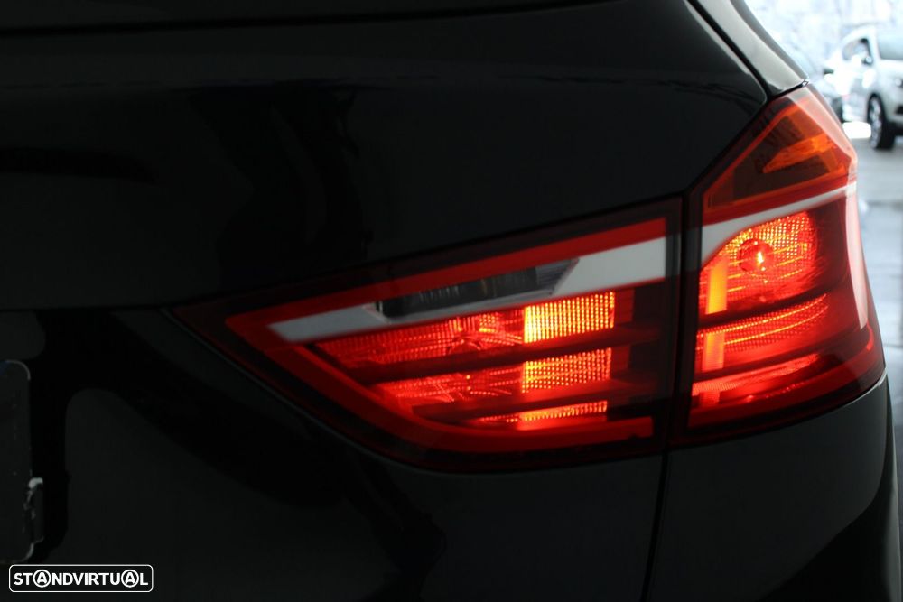 BMW 216 Gran Tourer d Auto - 33