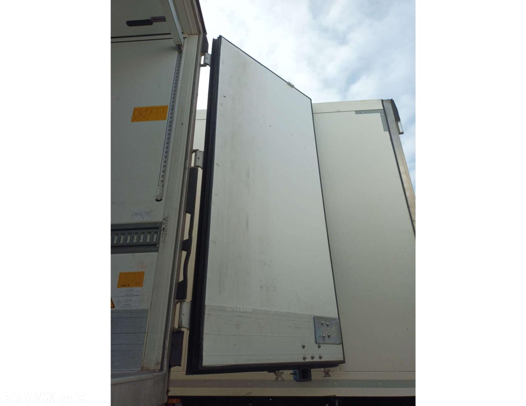 Schmitz Cargobull SKO Double Deck FP 60 ThermoKing SLXi 300 - 6