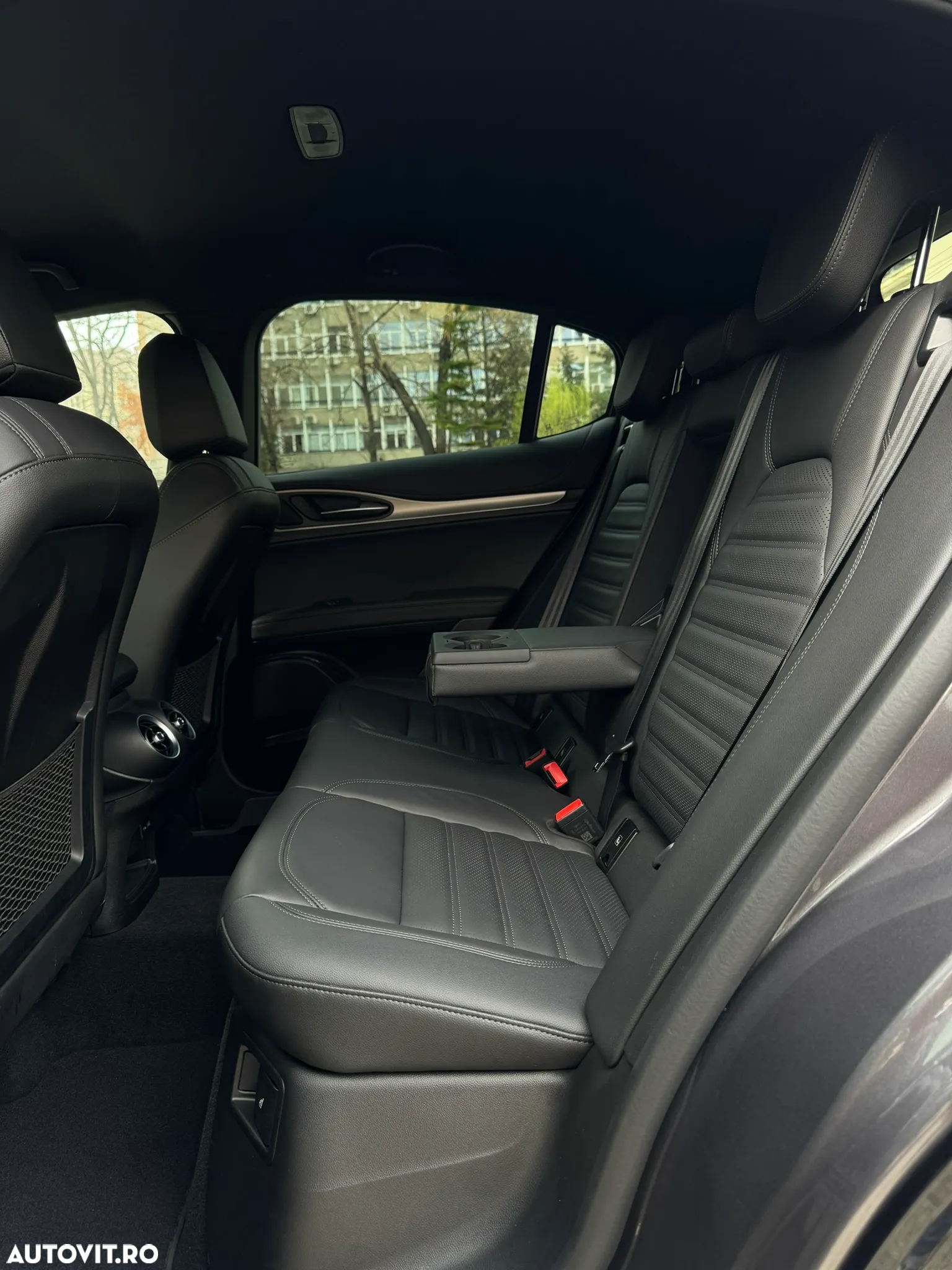 Alfa Romeo Stelvio 2.0 Turbo AWD AT8 Veloce - 16