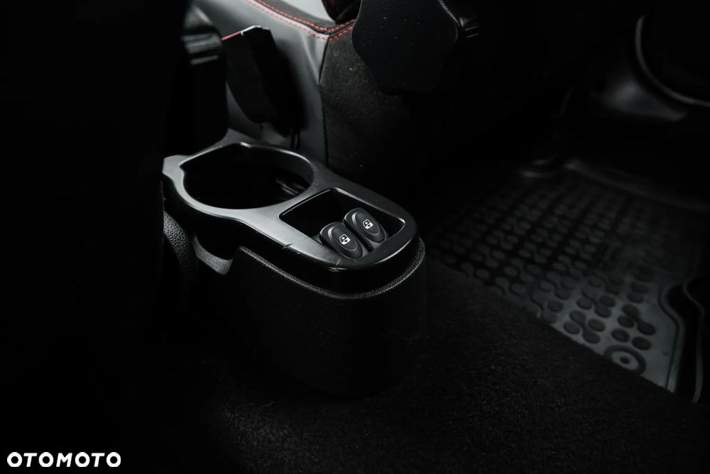 Dacia Duster 1.6 SL Aventure - 28