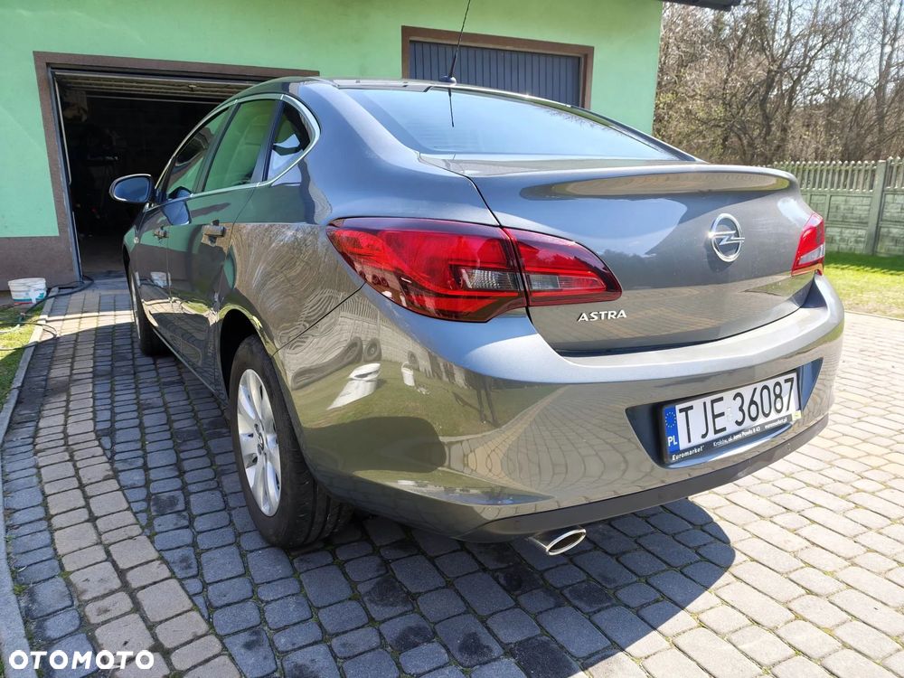 Opel Astra 1.4 T Enjoy EU6 - 4