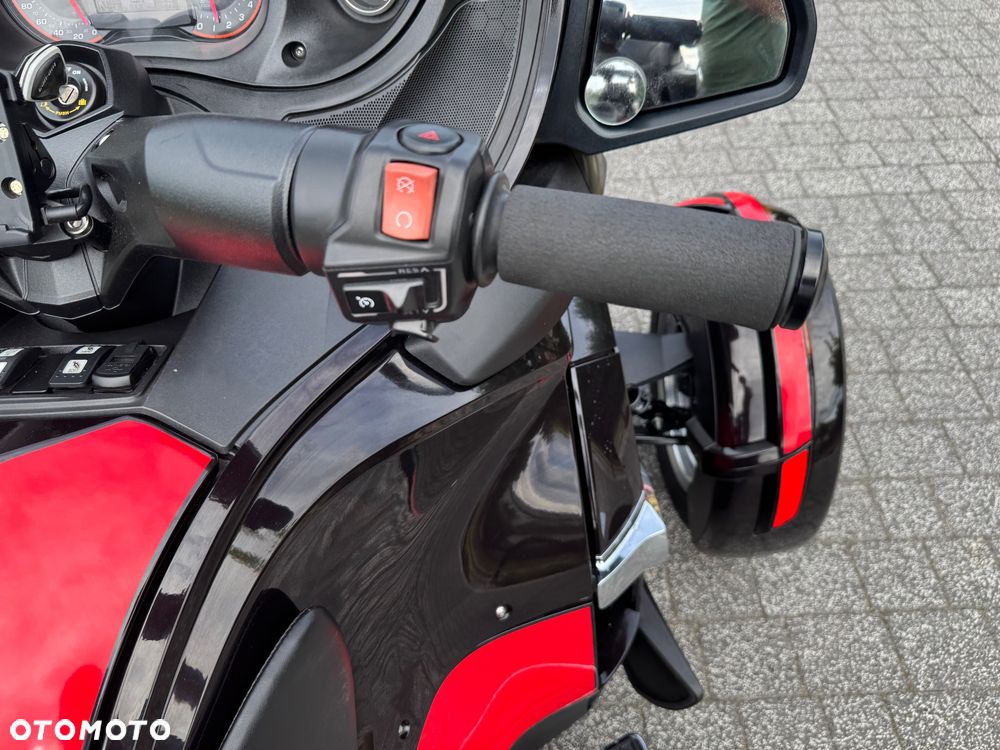 Can-Am Spyder - 9